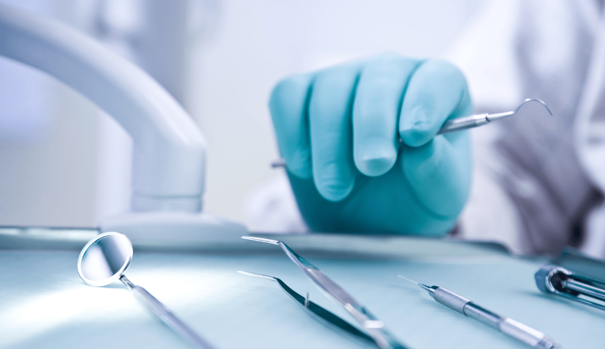 denunciato dentista no vax
