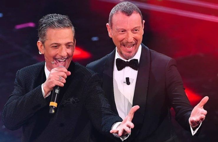 Fiorello e Amadeus contro per un annuncio del conduttore di Sanremo 2024