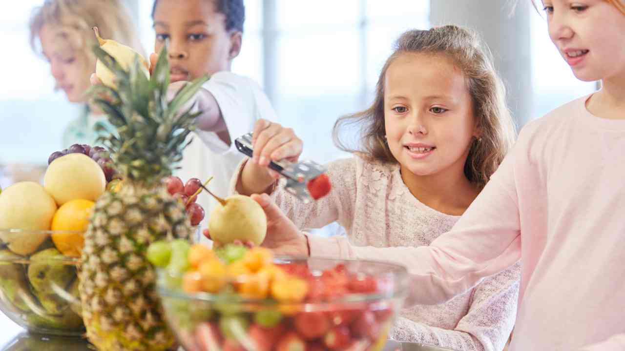 trucchi per far piacere la frutta ai bambini