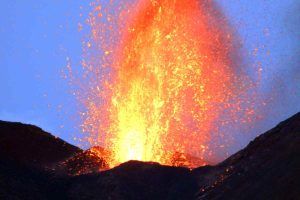 L'eruzione dell'Etna nelle immagini del vulcanologo Boris Behncke